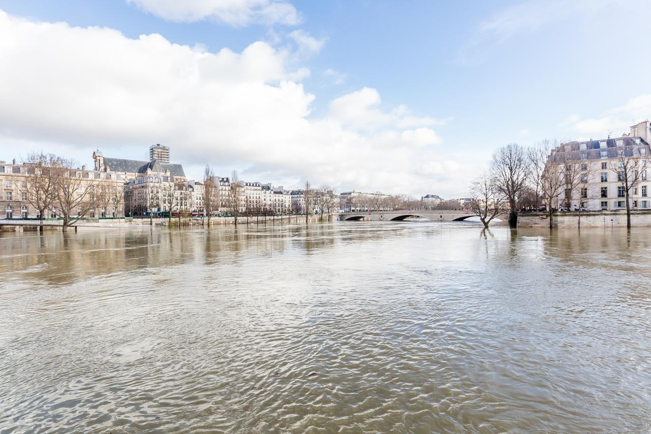 Veeve - Overlooking The Seine On Ile De La Cite Paris Exterior foto